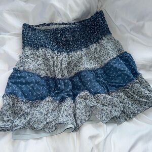 American Eagle blue floral skirt